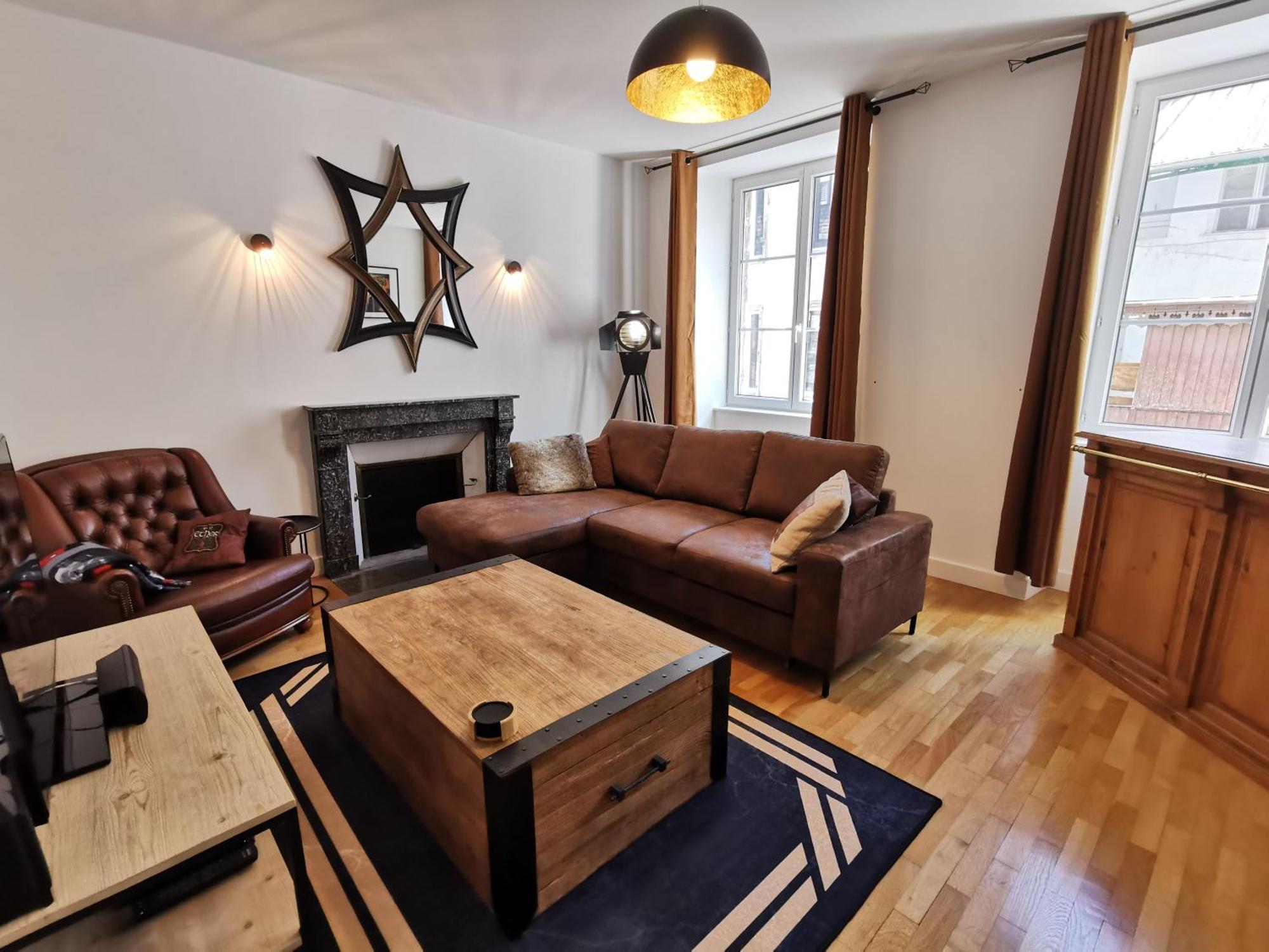 Appartement 3 Chambres Au Coeur Du Jura, Ideal Famille Salins-les-Bains Luaran gambar
