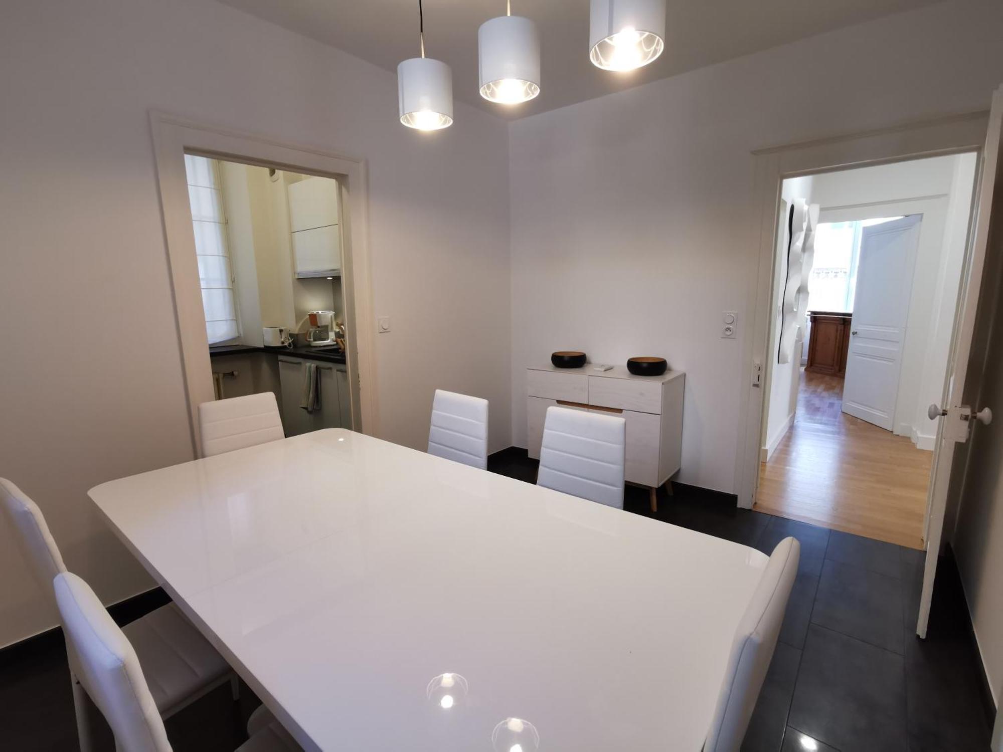 Appartement 3 Chambres Au Coeur Du Jura, Ideal Famille Salins-les-Bains Luaran gambar
